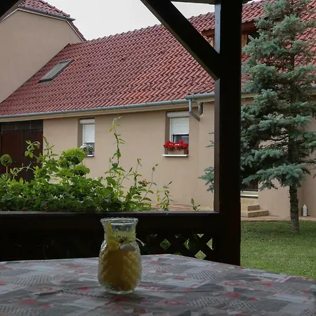 ゲストハウス Silentium Garden シャールヴァール